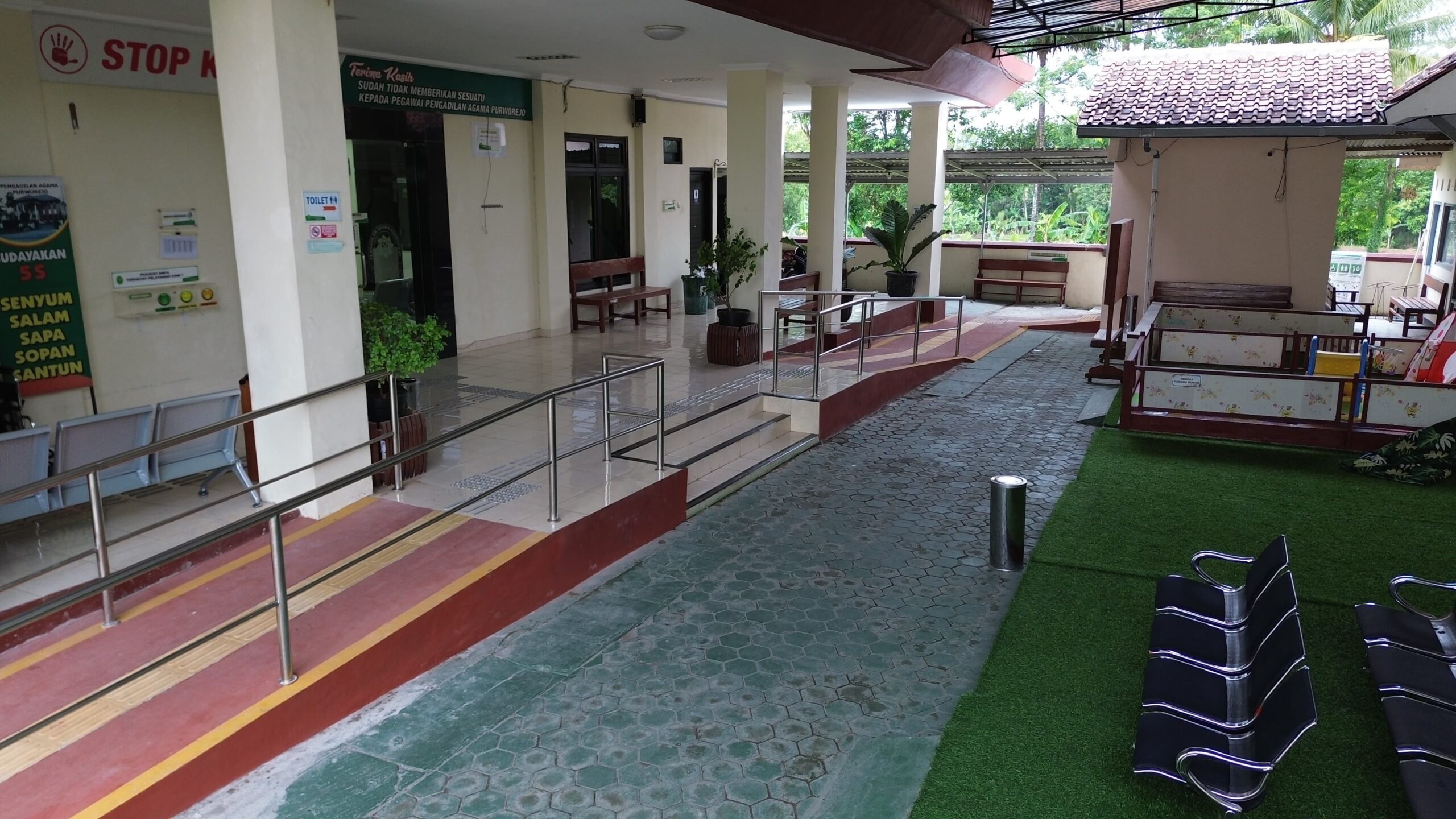 pa-purworejo-ruang-tunggu-outdoor